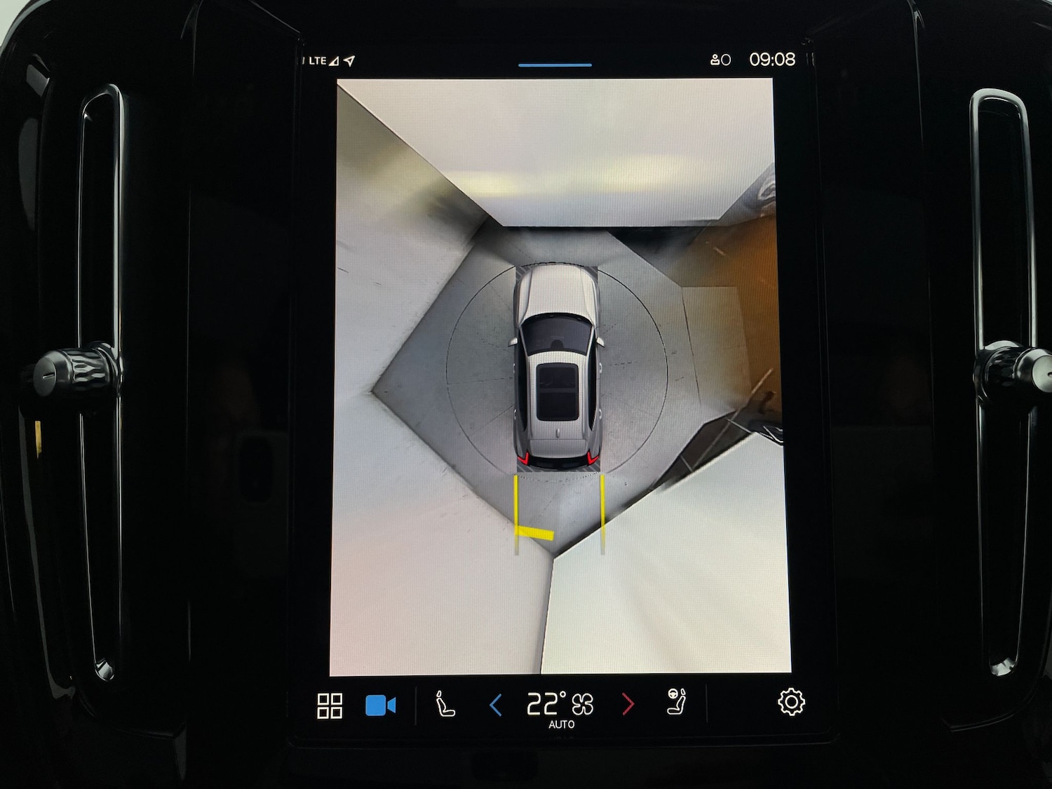 Used Volvo XC40 for sale - 77186690: Photo 31