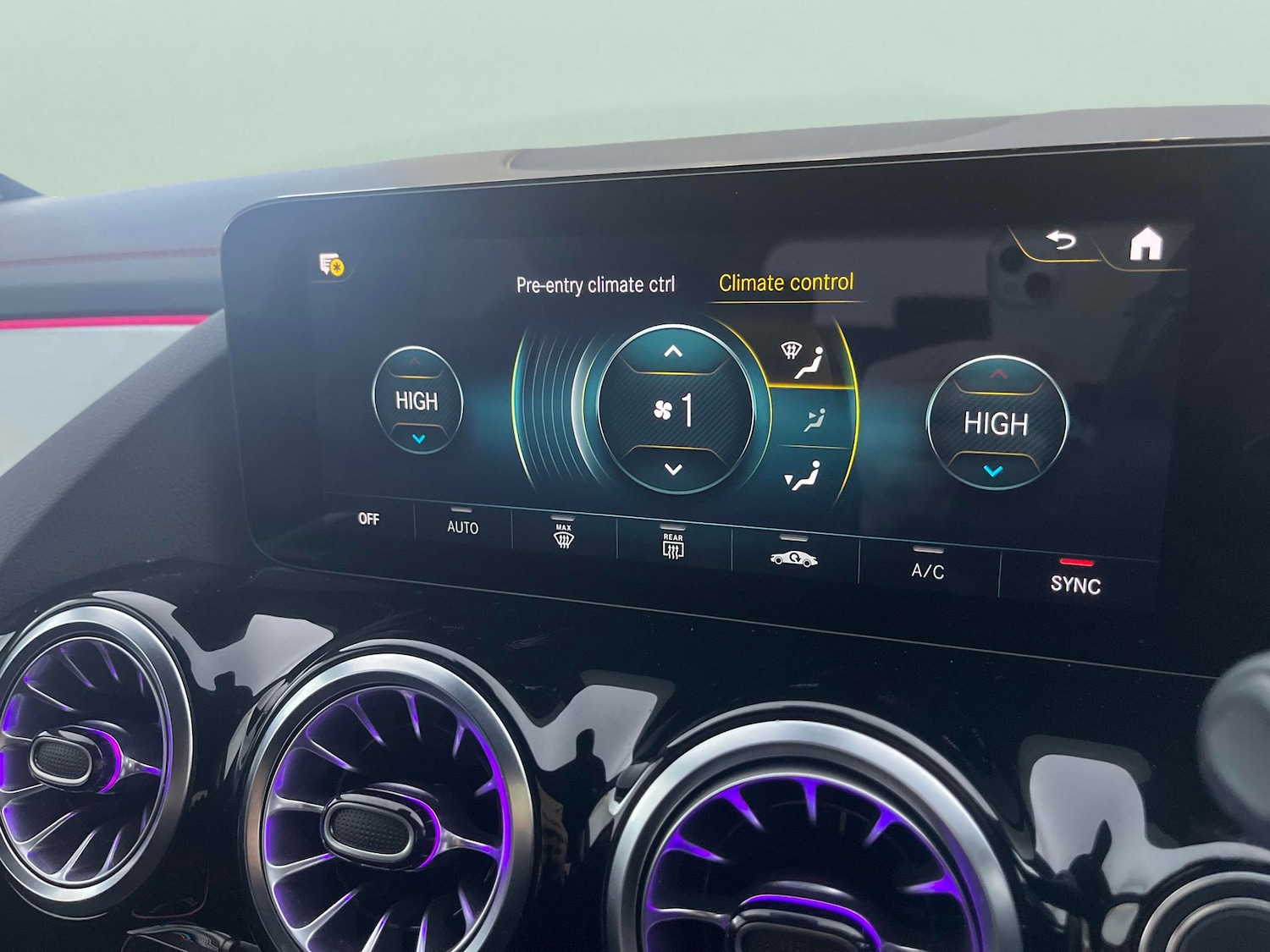 Used Mercedes-Benz EQA 2021 for sale - 76668749: Photo 19