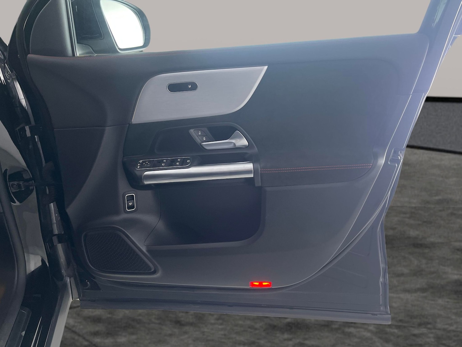 Used Mercedes-Benz EQA 2021 for sale - 76668749: Photo 30