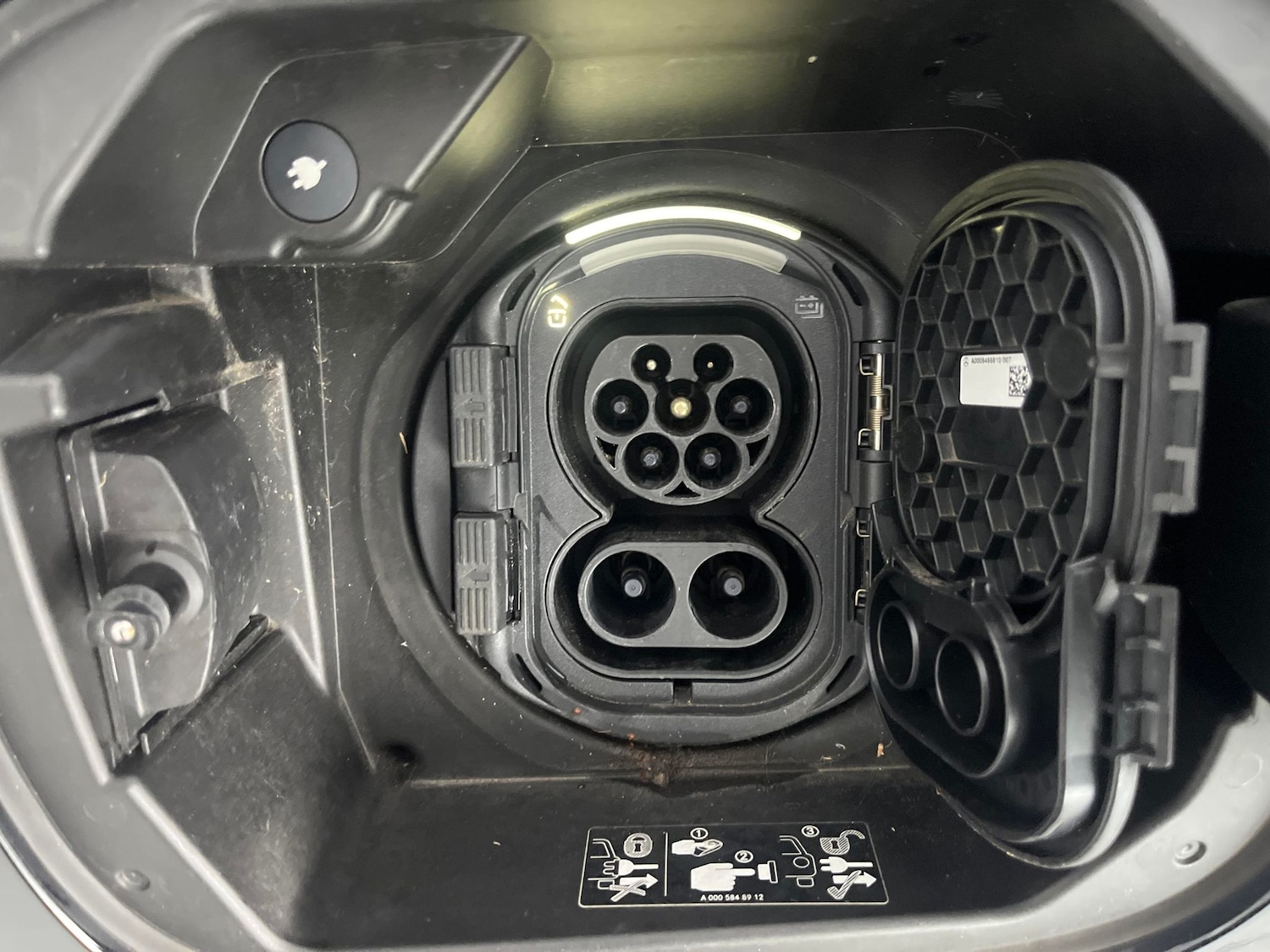 Used Mercedes-Benz EQA 2021 for sale - 76668749: Photo 33