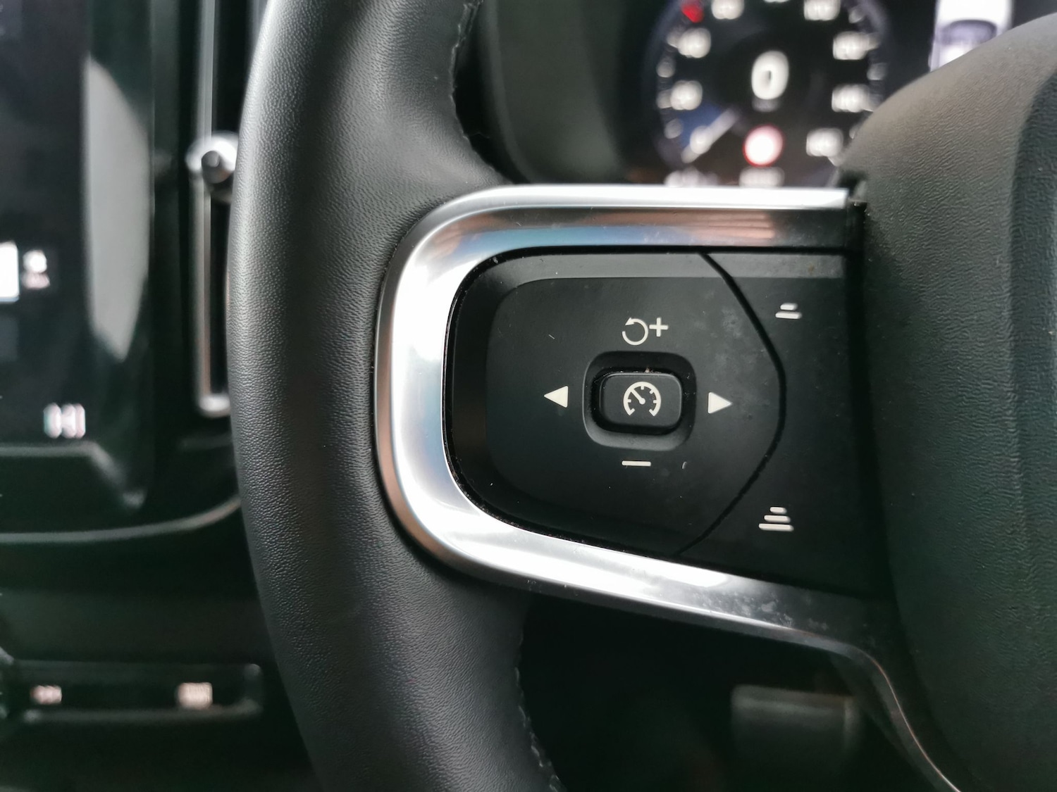 Used Volvo XC40 2021 for sale - 77103761: Photo 18