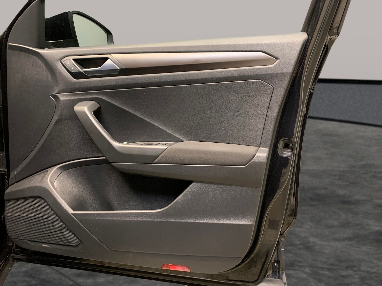 Used Volkswagen T-Roc 2019 for sale - 77639903: Photo 24