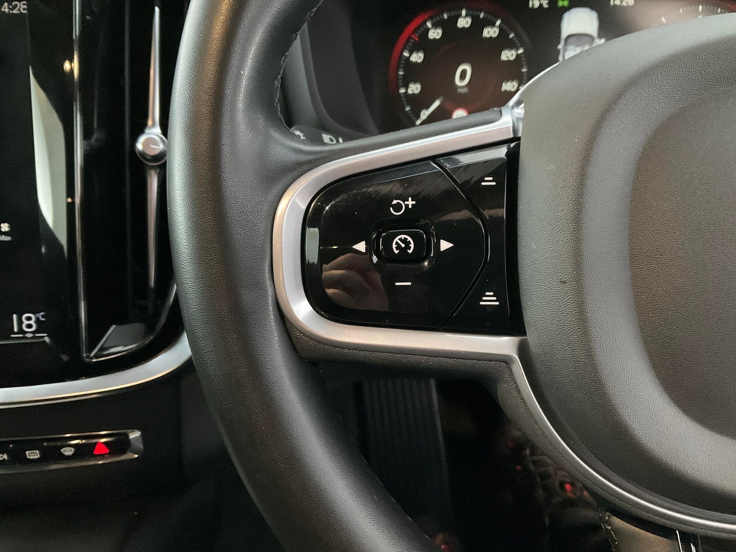 Used Volvo V60 2021 for sale - 76467516: Photo 22