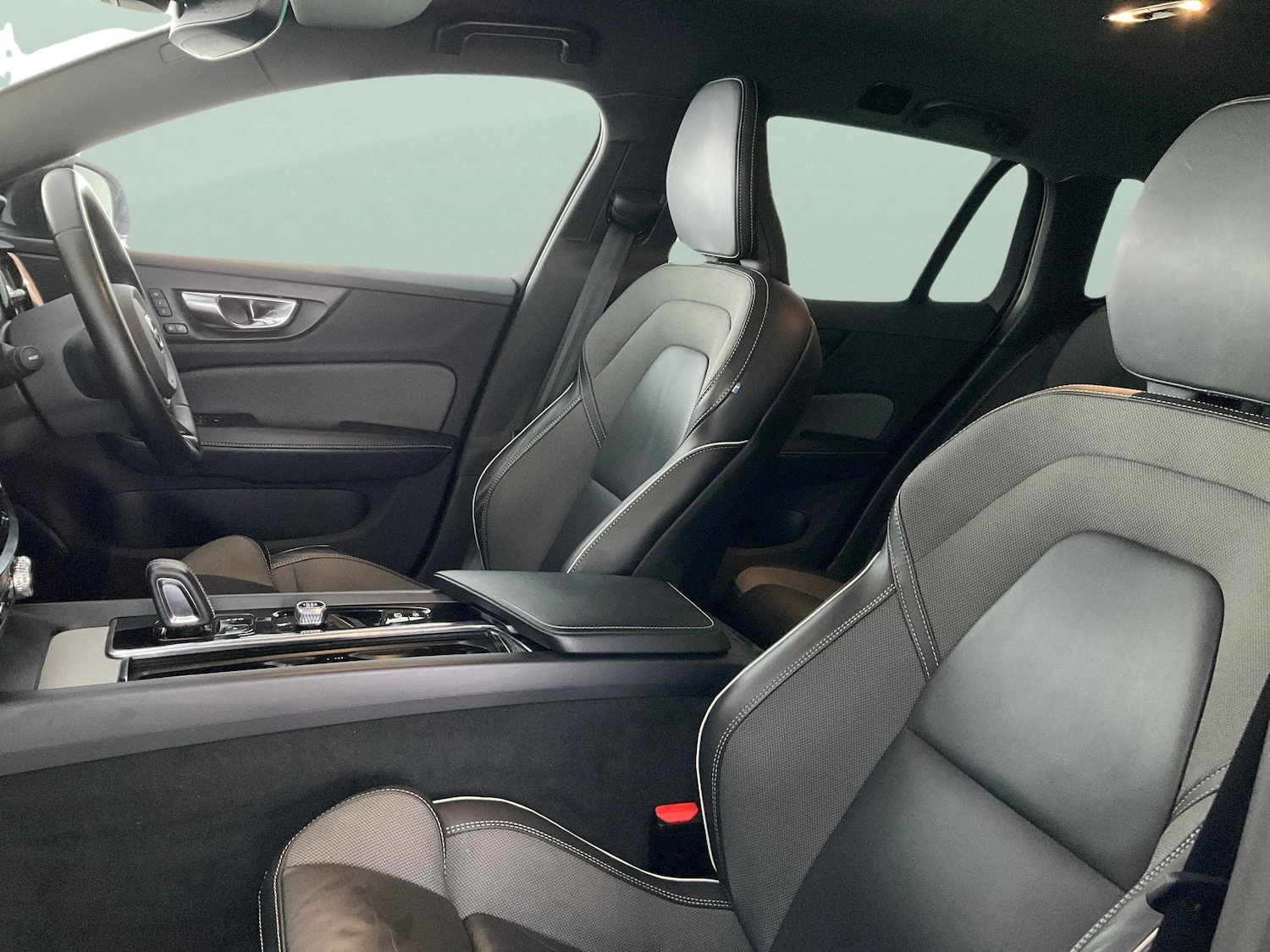 Used Volvo V60 2021 for sale - 76467516: Photo 4