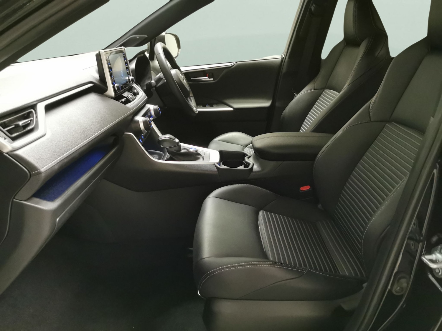 Used Toyota RAV4 2021 for sale - 76428477: Photo 4