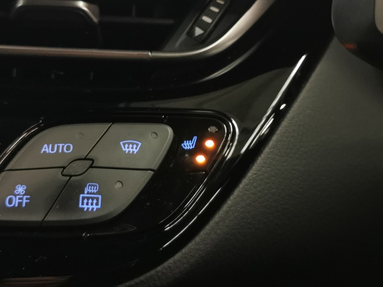 Used Toyota C-HR 2023 for sale - 77321498: Photo 17