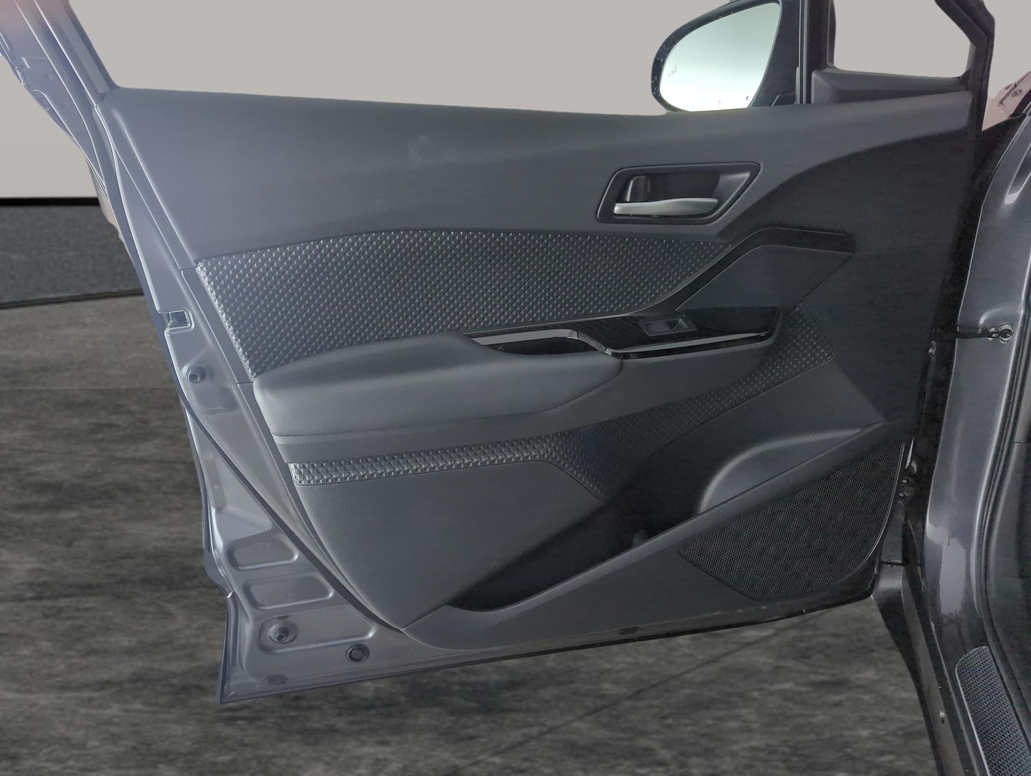 Used Toyota C-HR 2023 for sale - 77321498: Photo 27