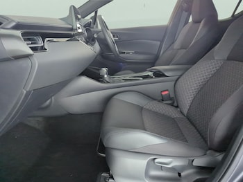 Used Toyota C-HR 2023 for sale - 77321498: Photo