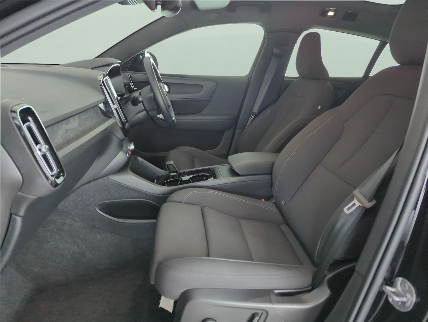 Used Volvo C40 2023 for sale - 77888112: Photo 4