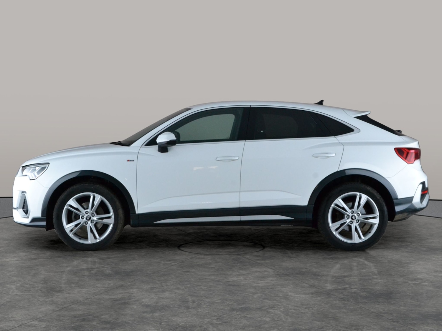 Used Audi Q3 2021 for sale - 77942622: Photo 13