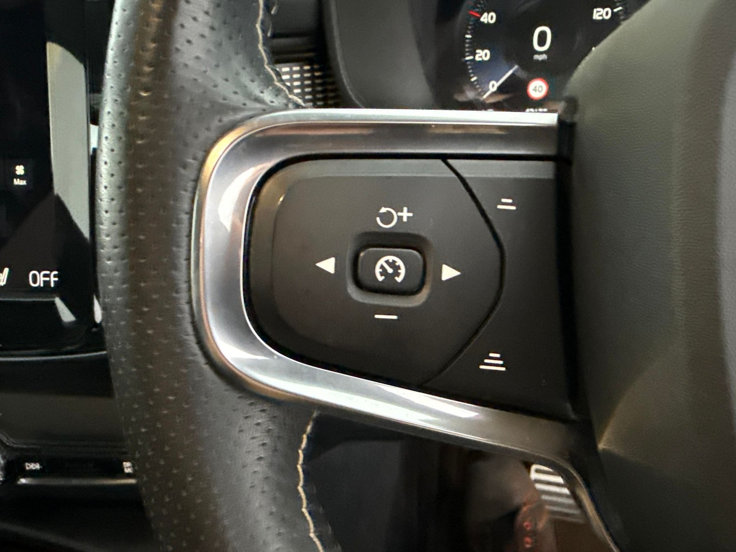 Used Volvo XC40 2021 for sale - 77418025: Photo 19