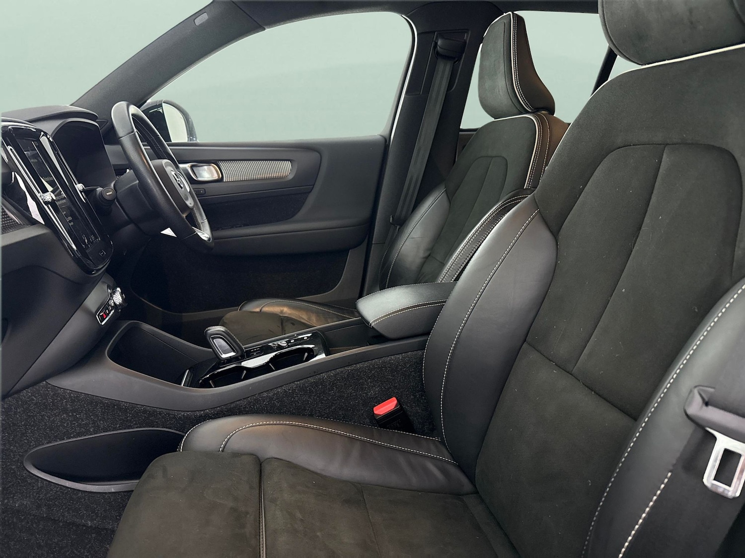 Used Volvo XC40 2021 for sale - 77418025: Photo 4