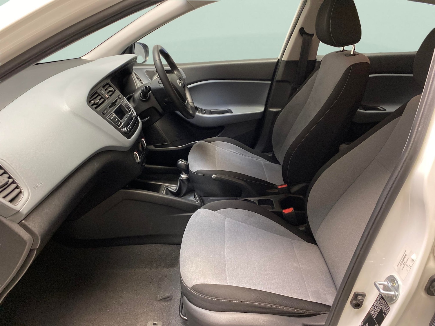 Used Hyundai i20 2015 for sale - 77804240: Photo 4