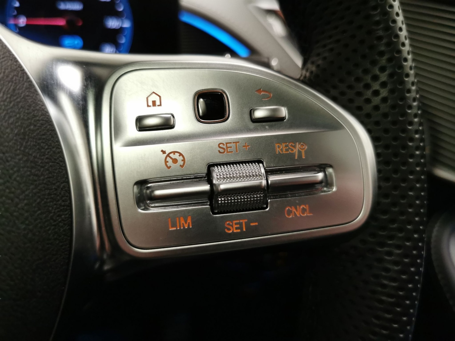 Used Mercedes-Benz EQC 2023 for sale - 77795419: Photo 20