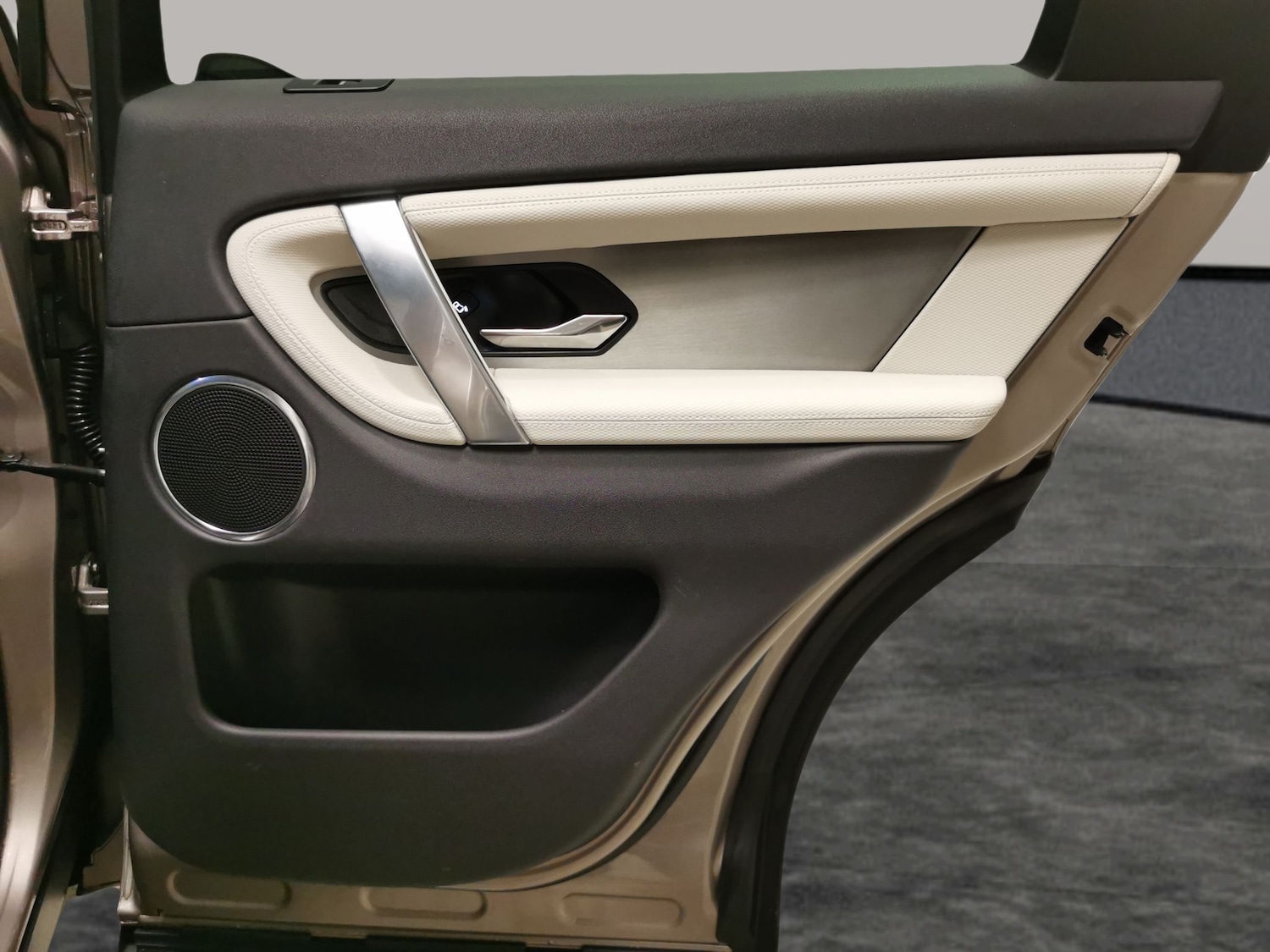 Used Land Rover Discovery Sport 2022 for sale - 77255668: Photo 29