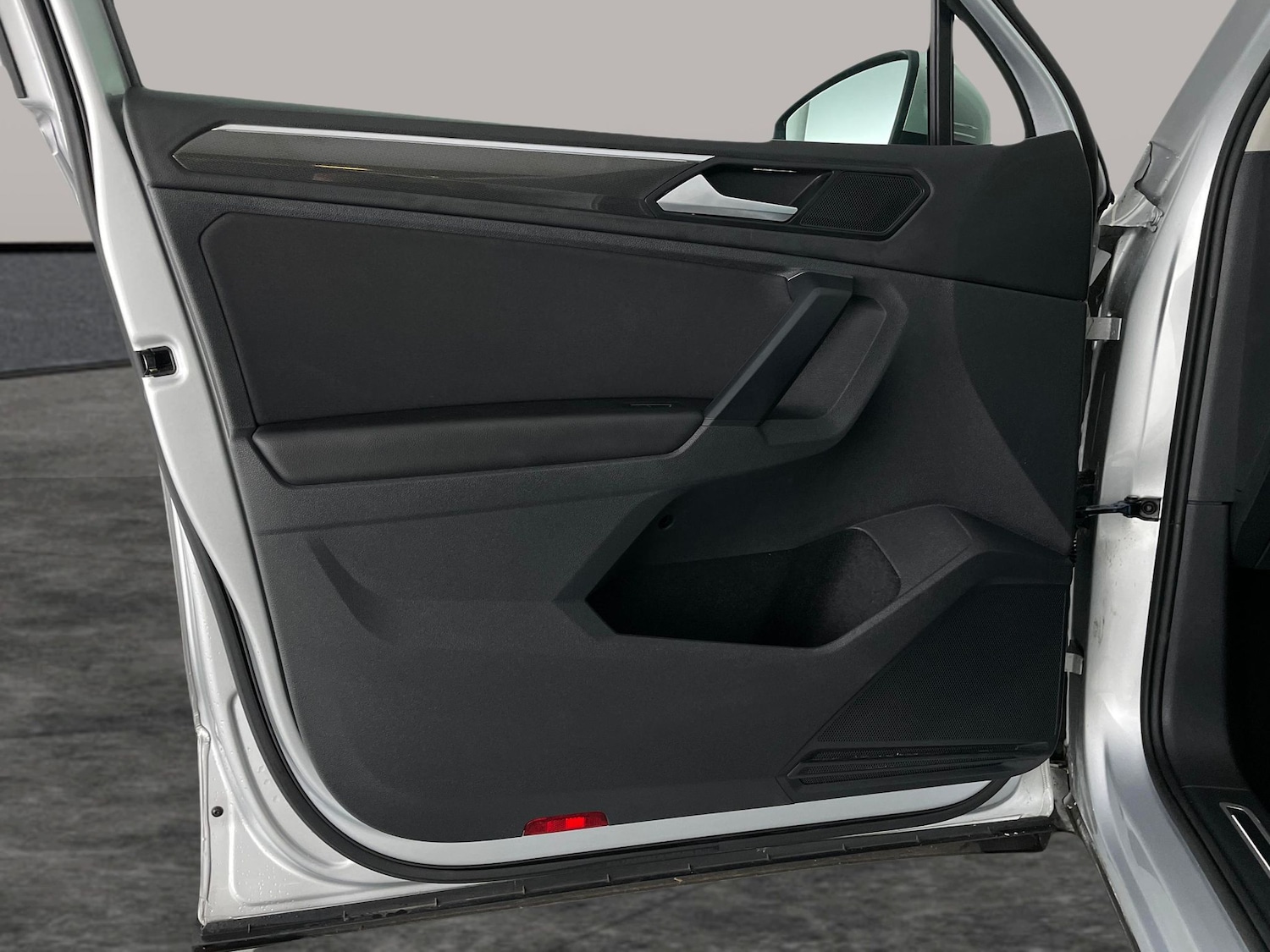 Used Volkswagen Tiguan 2020 for sale - 76709856: Photo 30