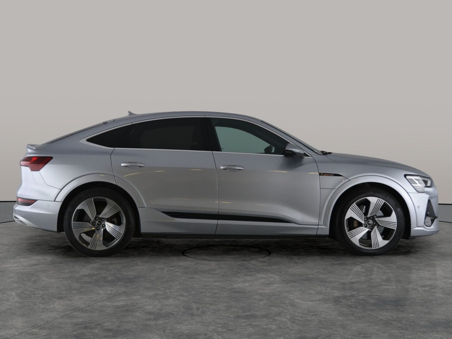 Used Audi e-tron 2021 for sale - 77960549: Photo 11