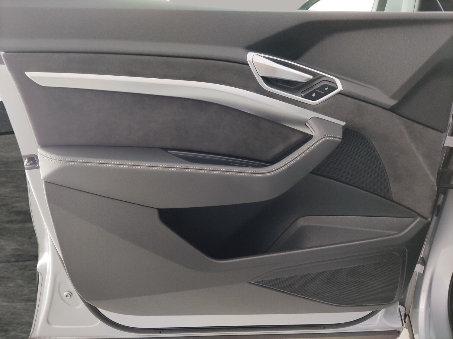 Used Audi e-tron 2021 for sale - 77960549: Photo 28