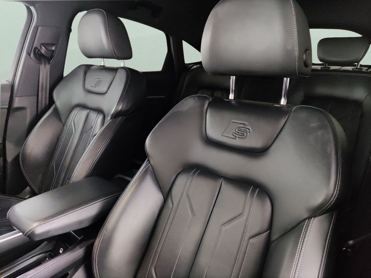 Used Audi e-tron 2021 for sale - 77960549: Photo 6