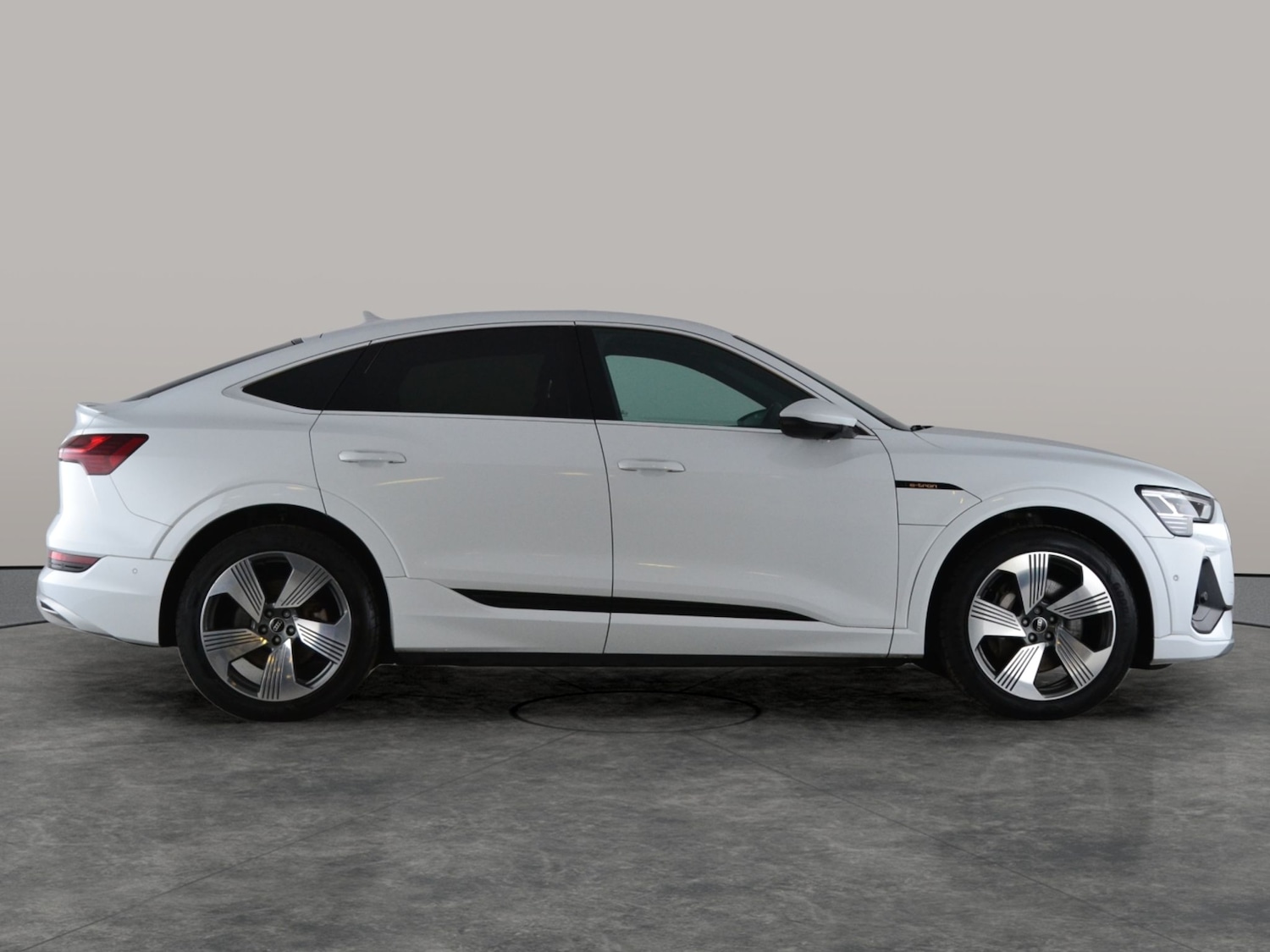 Used Audi e-tron 2022 for sale - 77225536: Photo 12