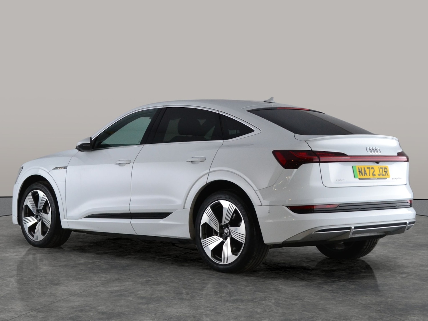 Used Audi e-tron 2022 for sale - 77225536: Photo 9
