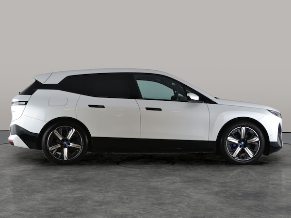 Used BMW iX 2022 for sale - 76303120: Photo 17
