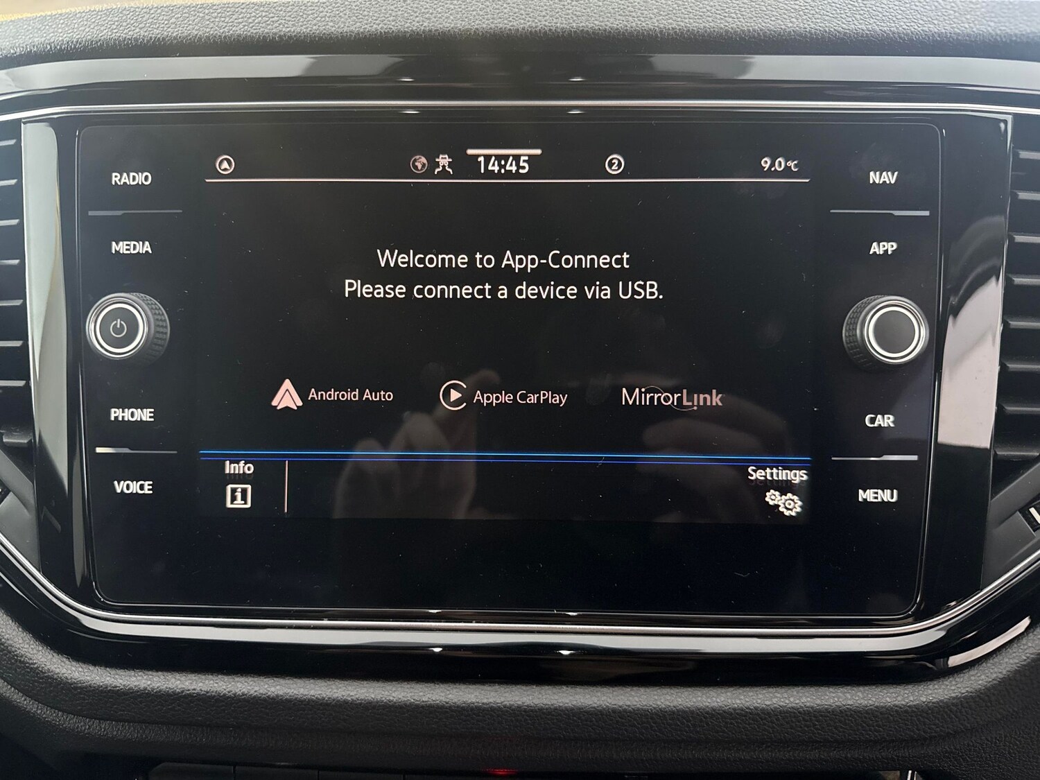 Used Volkswagen T-Roc 2021 for sale - 77581820: Photo 14