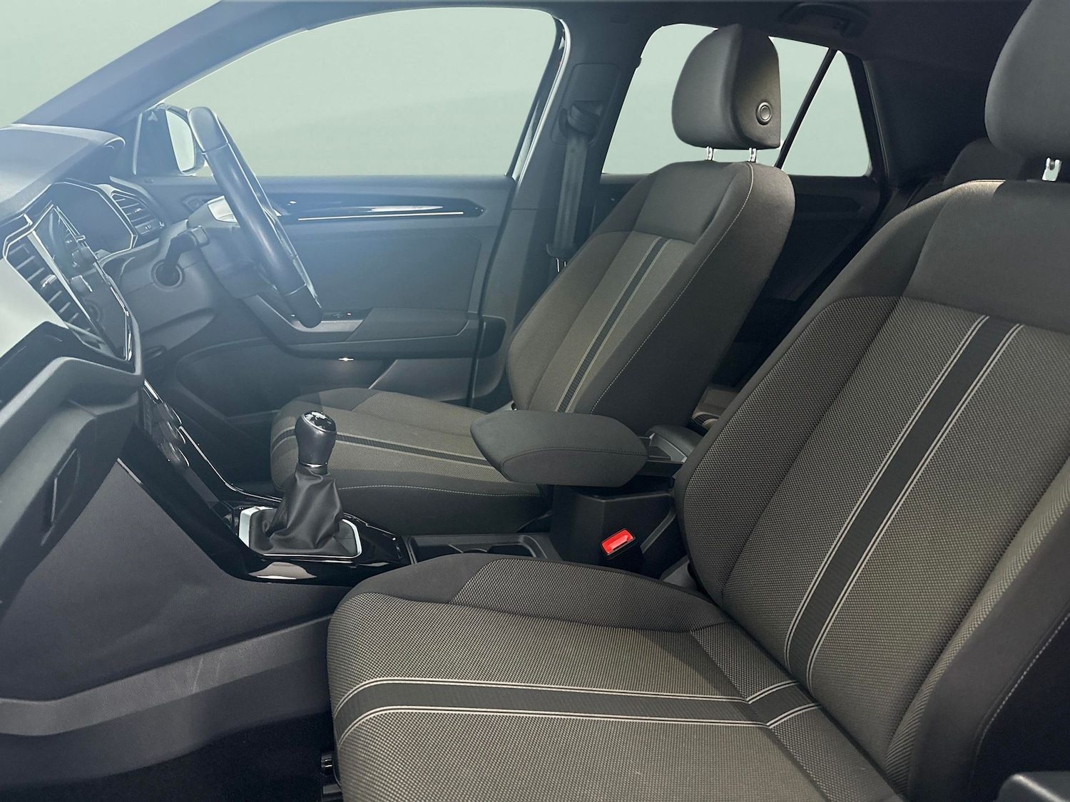 Used Volkswagen T-Roc 2021 for sale - 77581820: Photo 4