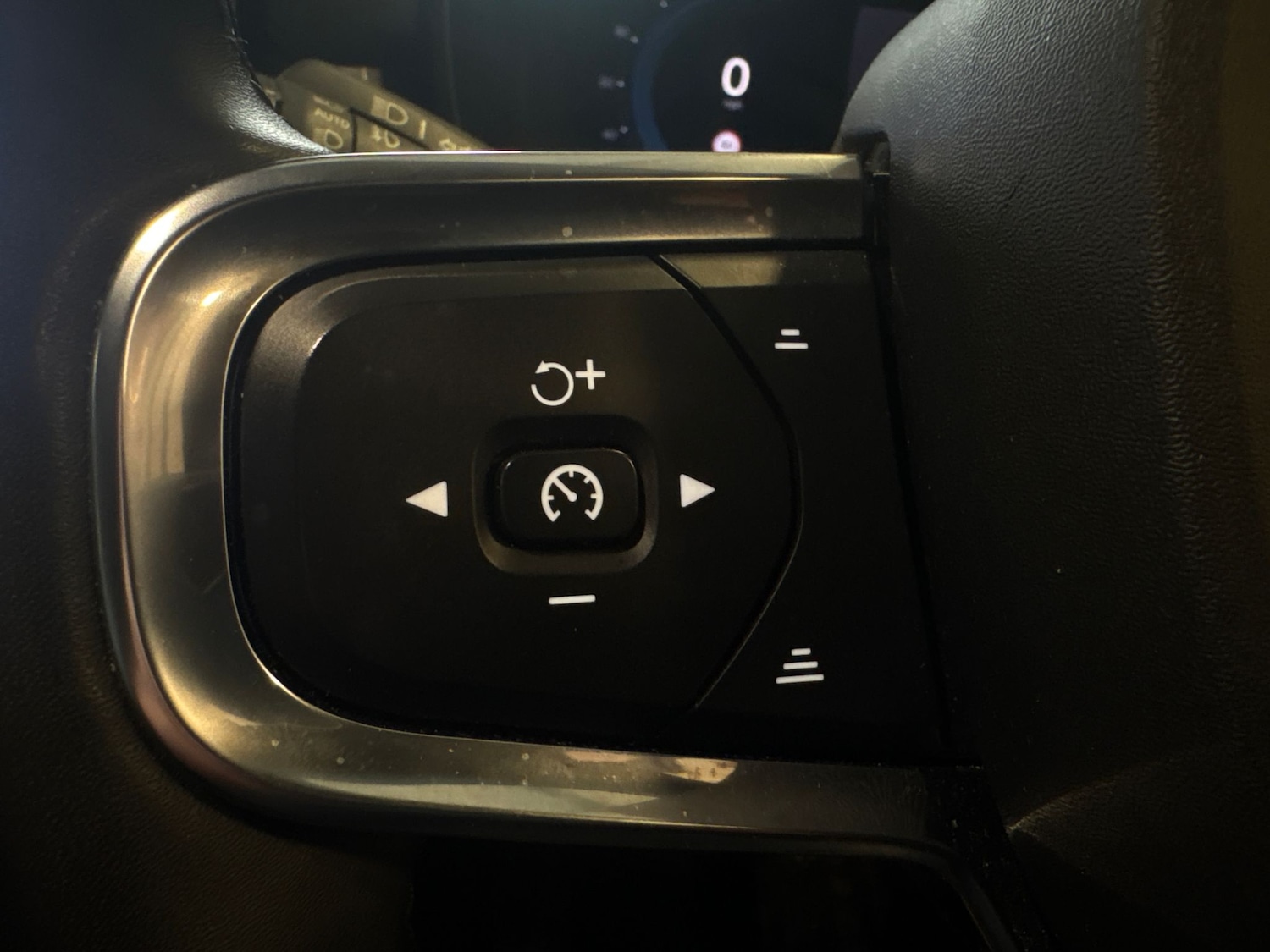 Used Volvo XC40 2022 for sale - 76636253: Photo 13