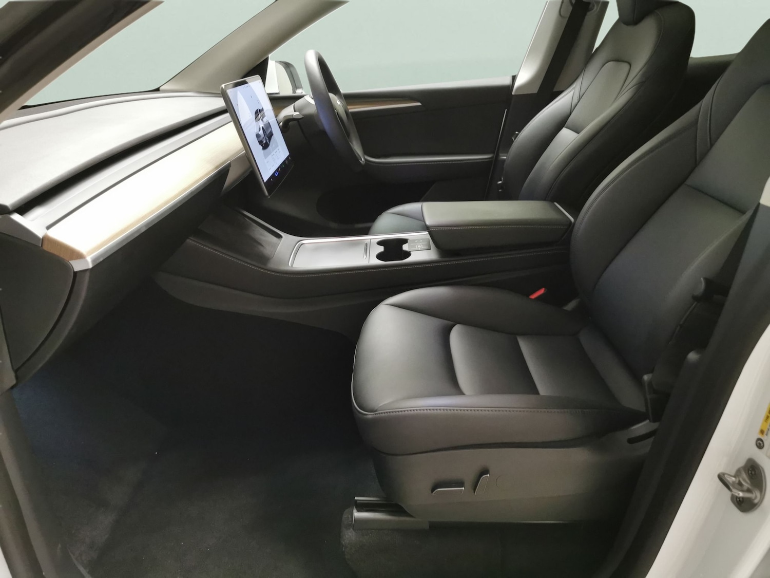 Used Tesla Model Y 2023 for sale - 77942633: Photo 4