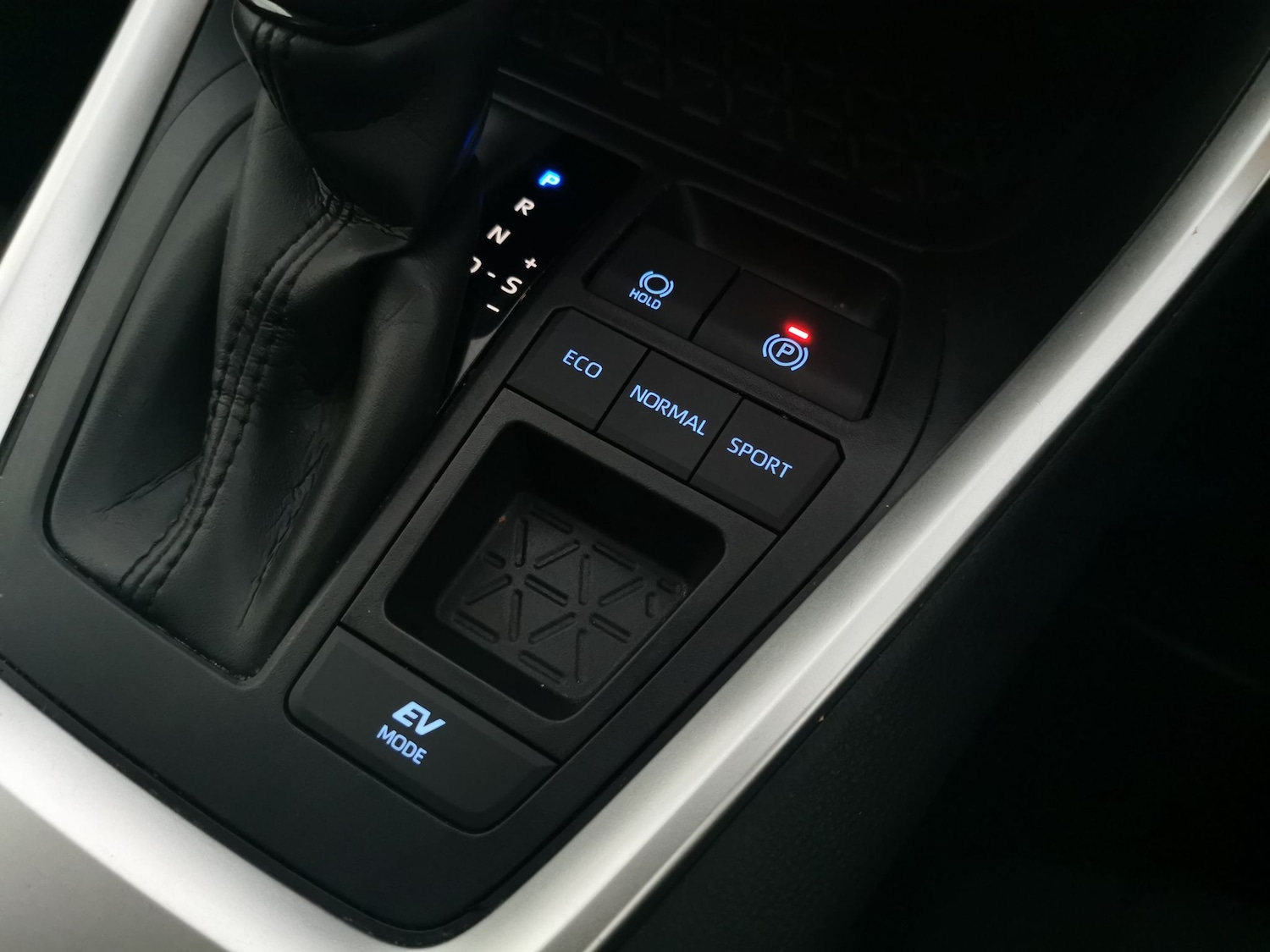 Used Toyota RAV4 2021 for sale - 76736286: Photo 17