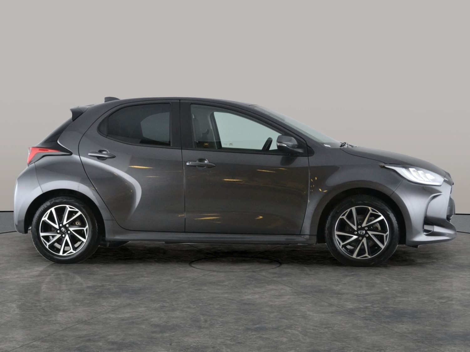 Used Toyota Yaris 2022 for sale - 77136670: Photo 11