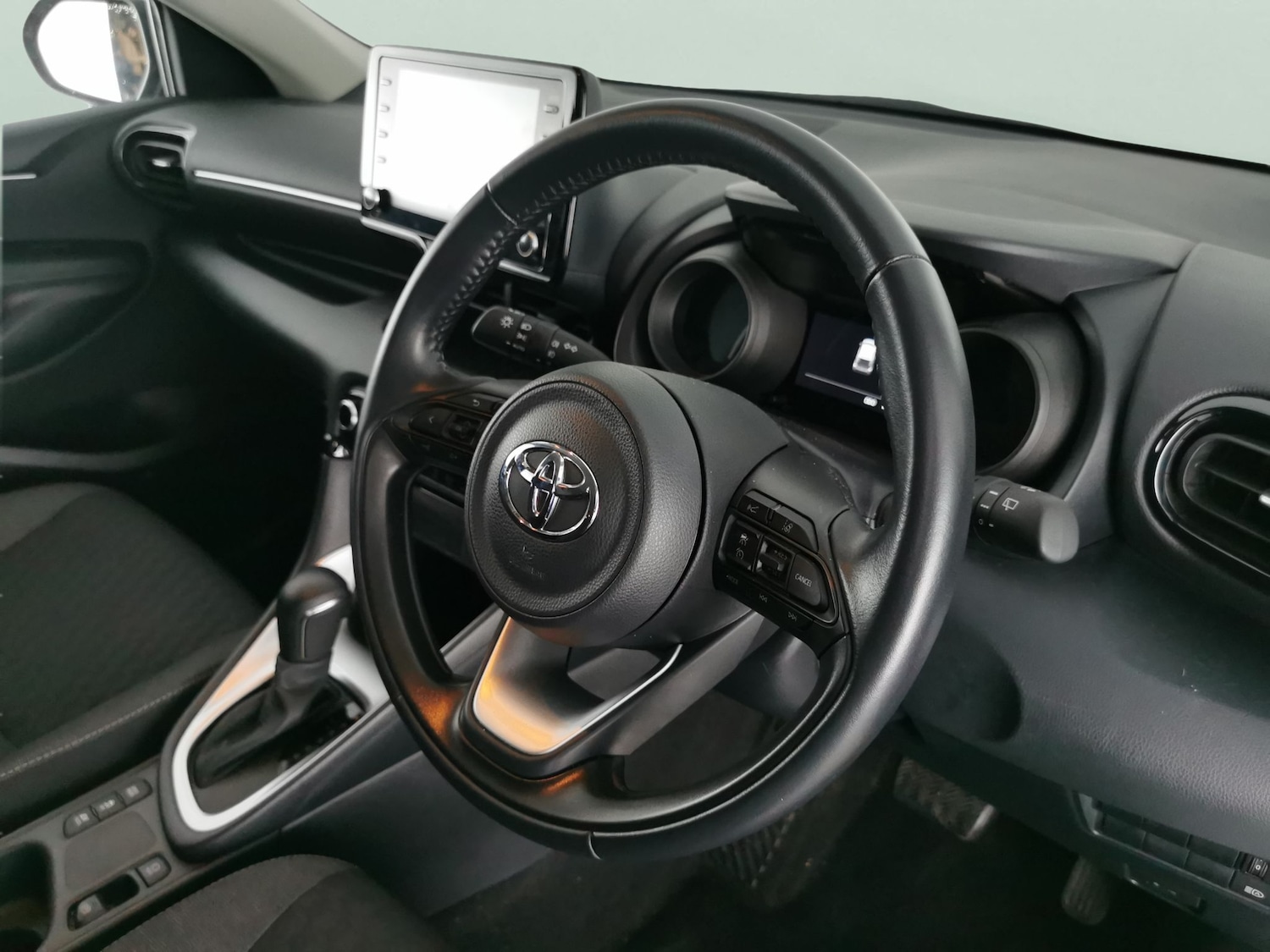 Used Toyota Yaris 2022 for sale - 77136670: Photo 14
