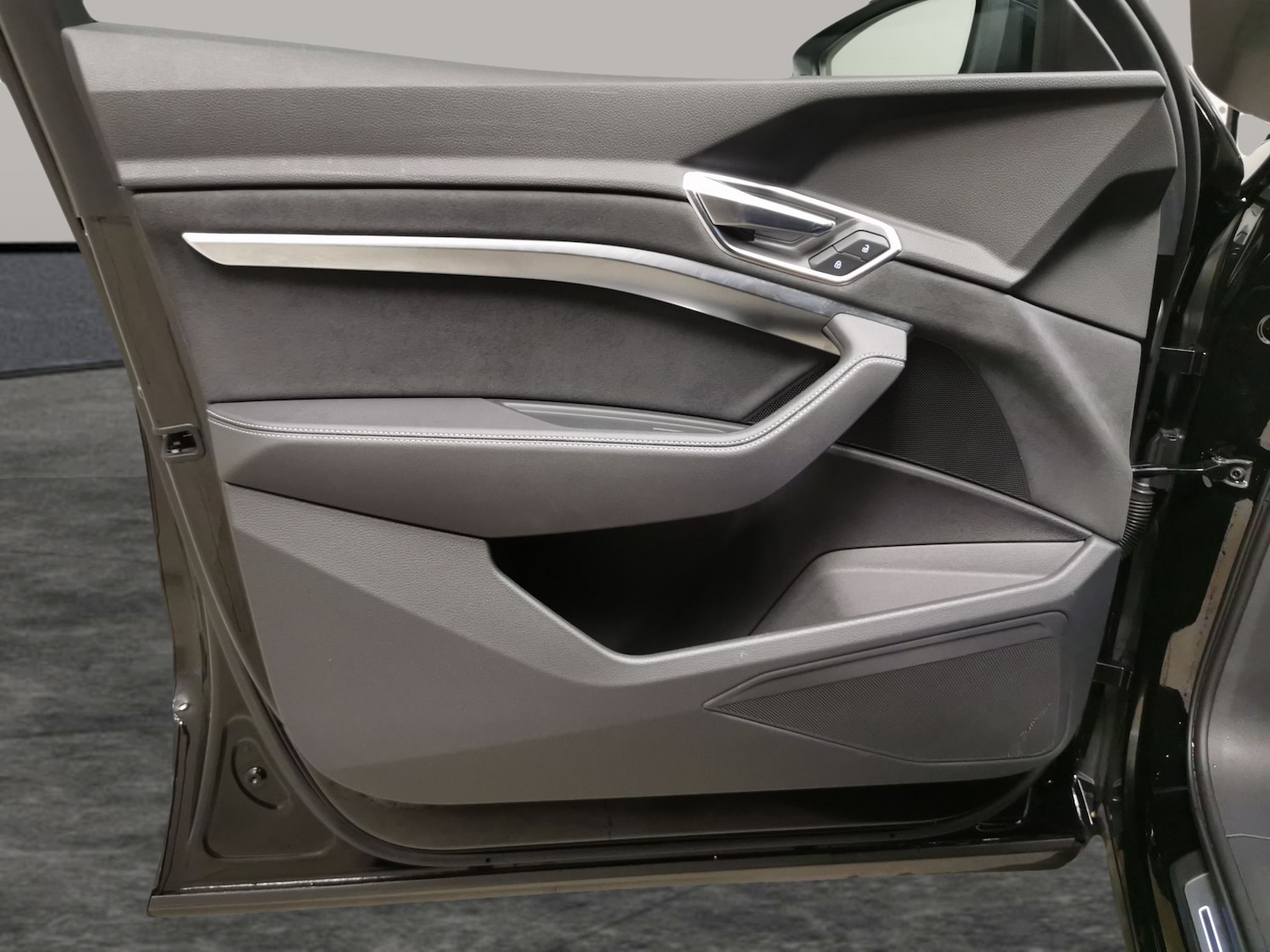 Used Audi e-tron 2023 for sale - 78199738: Photo 33