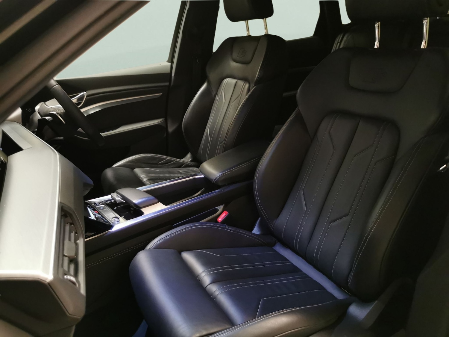 Used Audi e-tron 2023 for sale - 78199738: Photo 7