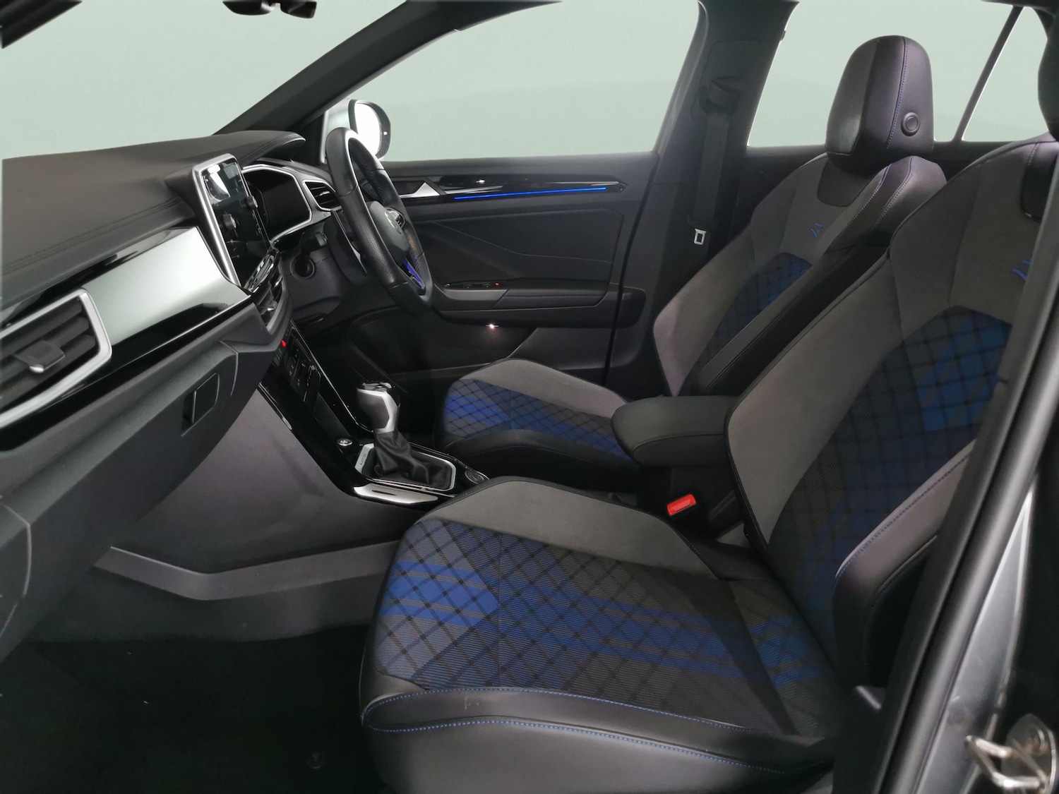 Used Volkswagen T-Roc 2023 for sale - 77255854: Photo 4