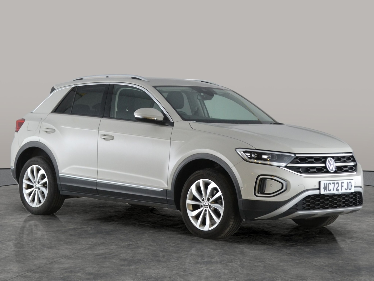 Used Volkswagen T-Roc for sale - 77245969: Photo 11