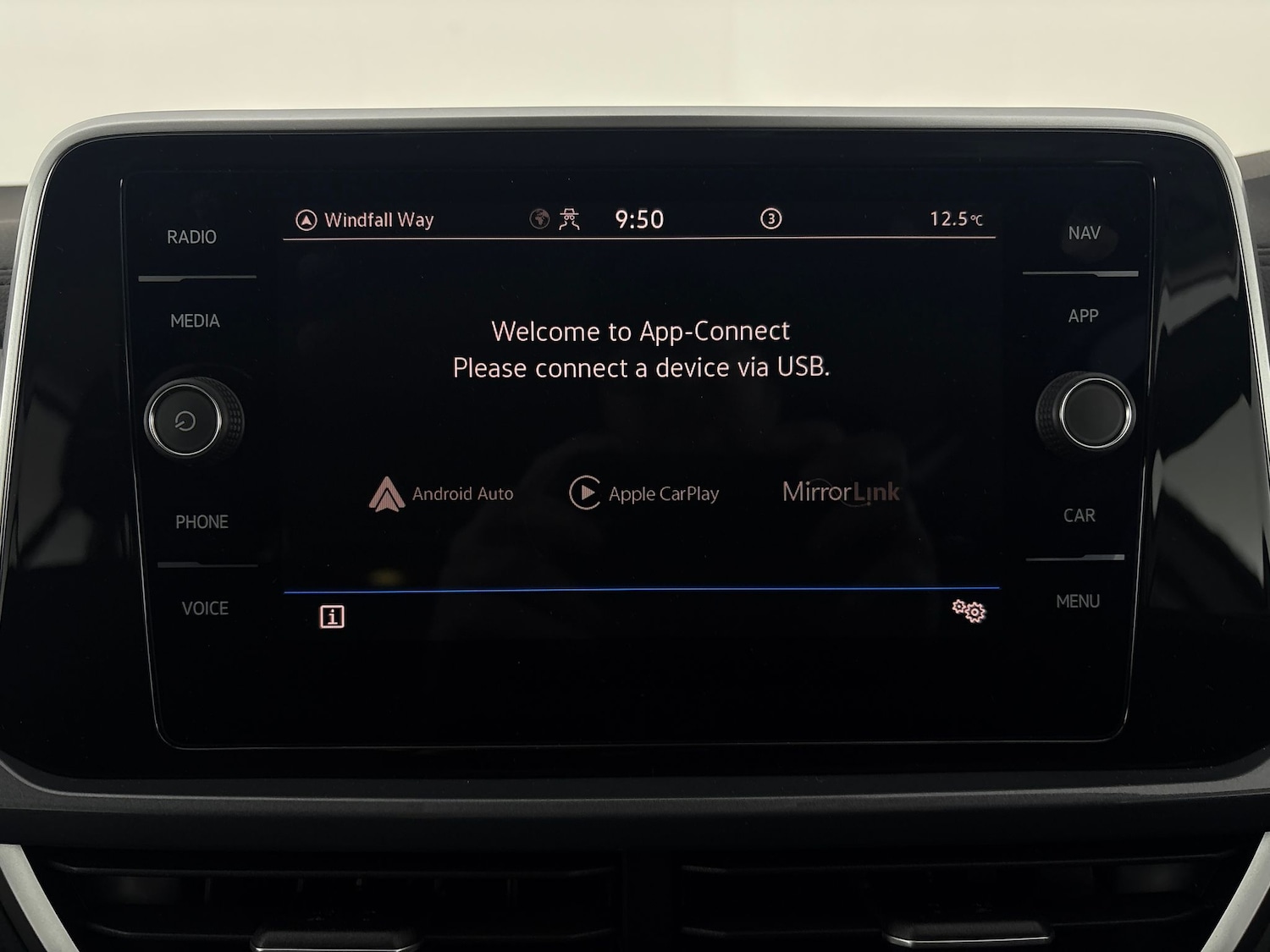 Used Volkswagen T-Roc for sale - 77245969: Photo 20