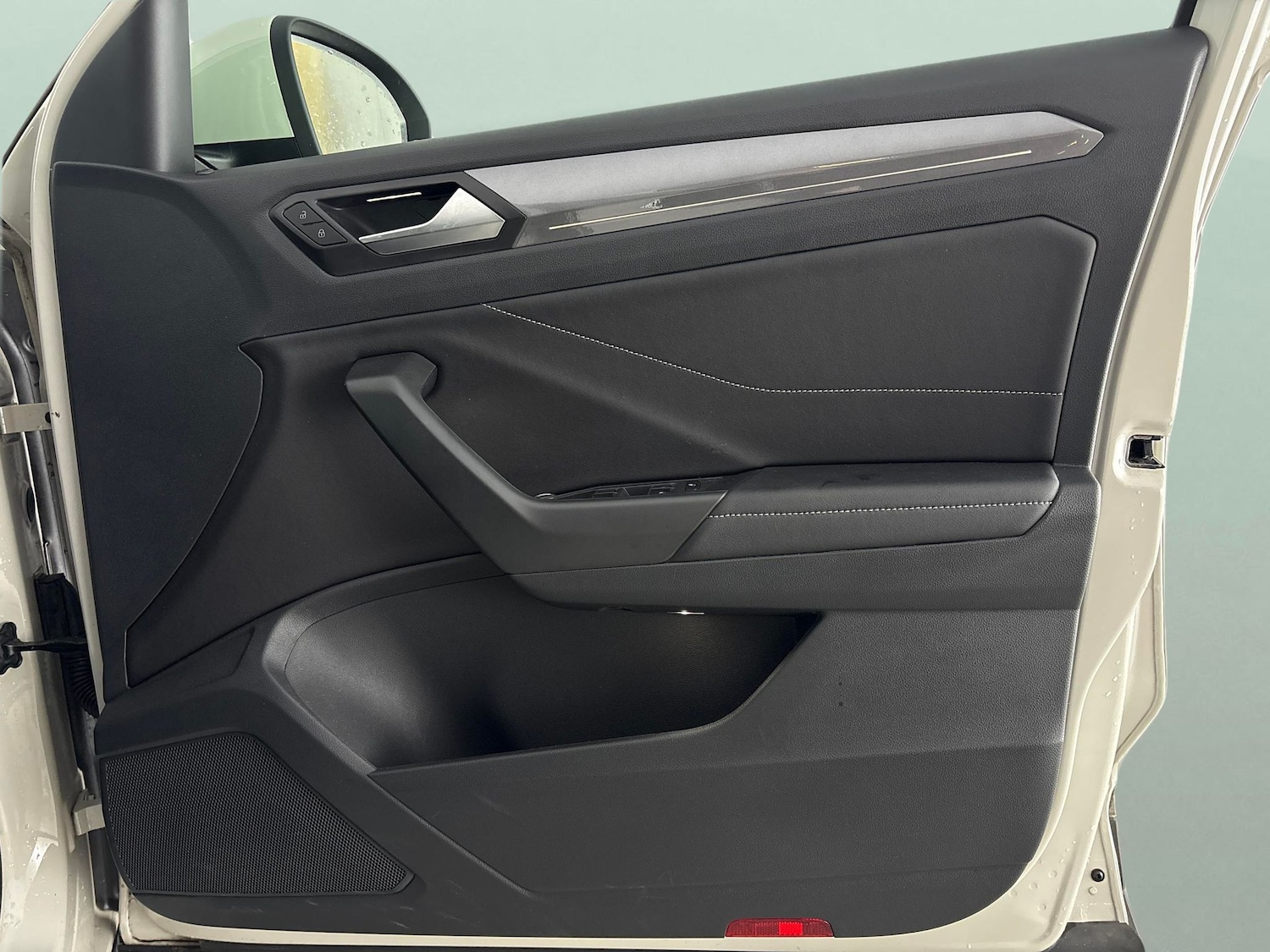 Used Volkswagen T-Roc for sale - 77245969: Photo 29