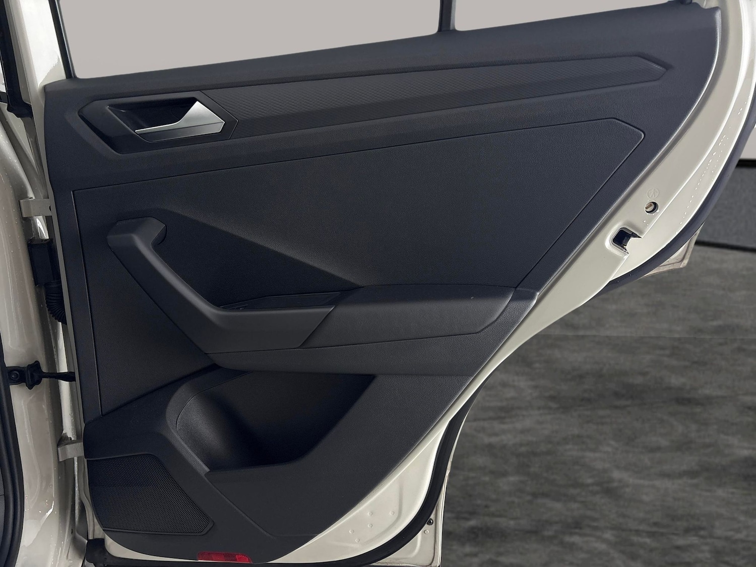 Used Volkswagen T-Roc for sale - 77245969: Photo 30