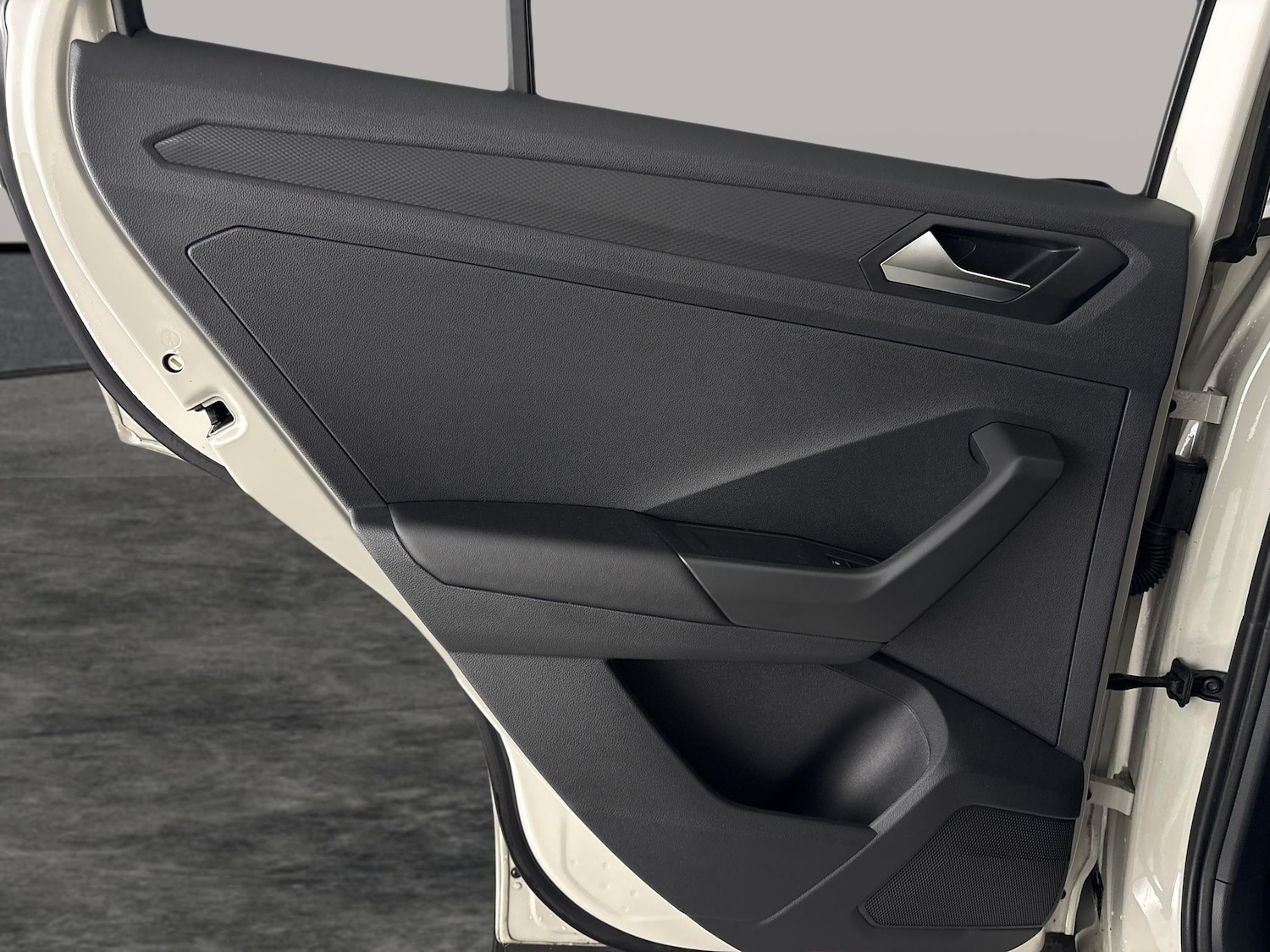 Used Volkswagen T-Roc for sale - 77245969: Photo 31