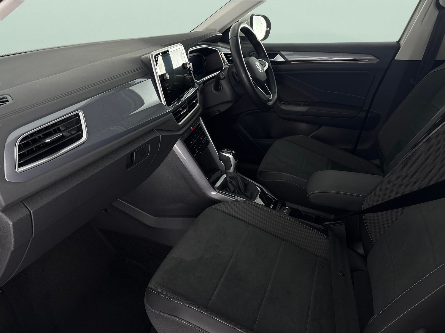 Used Volkswagen T-Roc for sale - 77245969: Photo 4