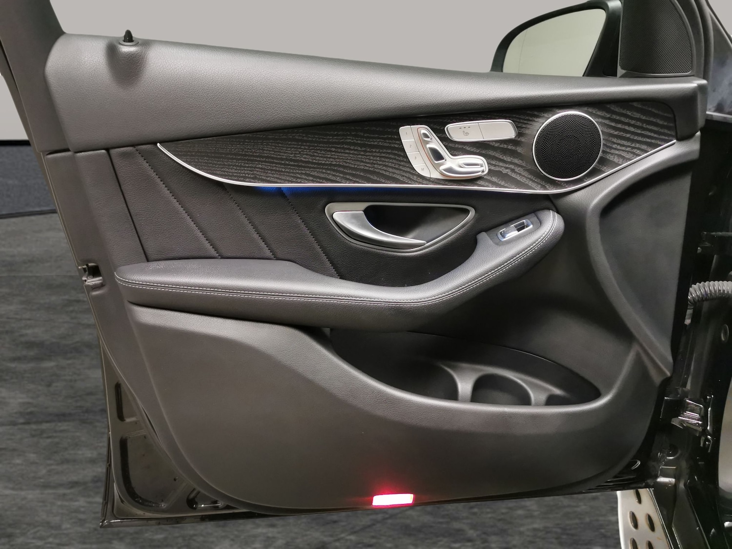 Used Mercedes-Benz GLC 2018 for sale - 76668593: Photo 25