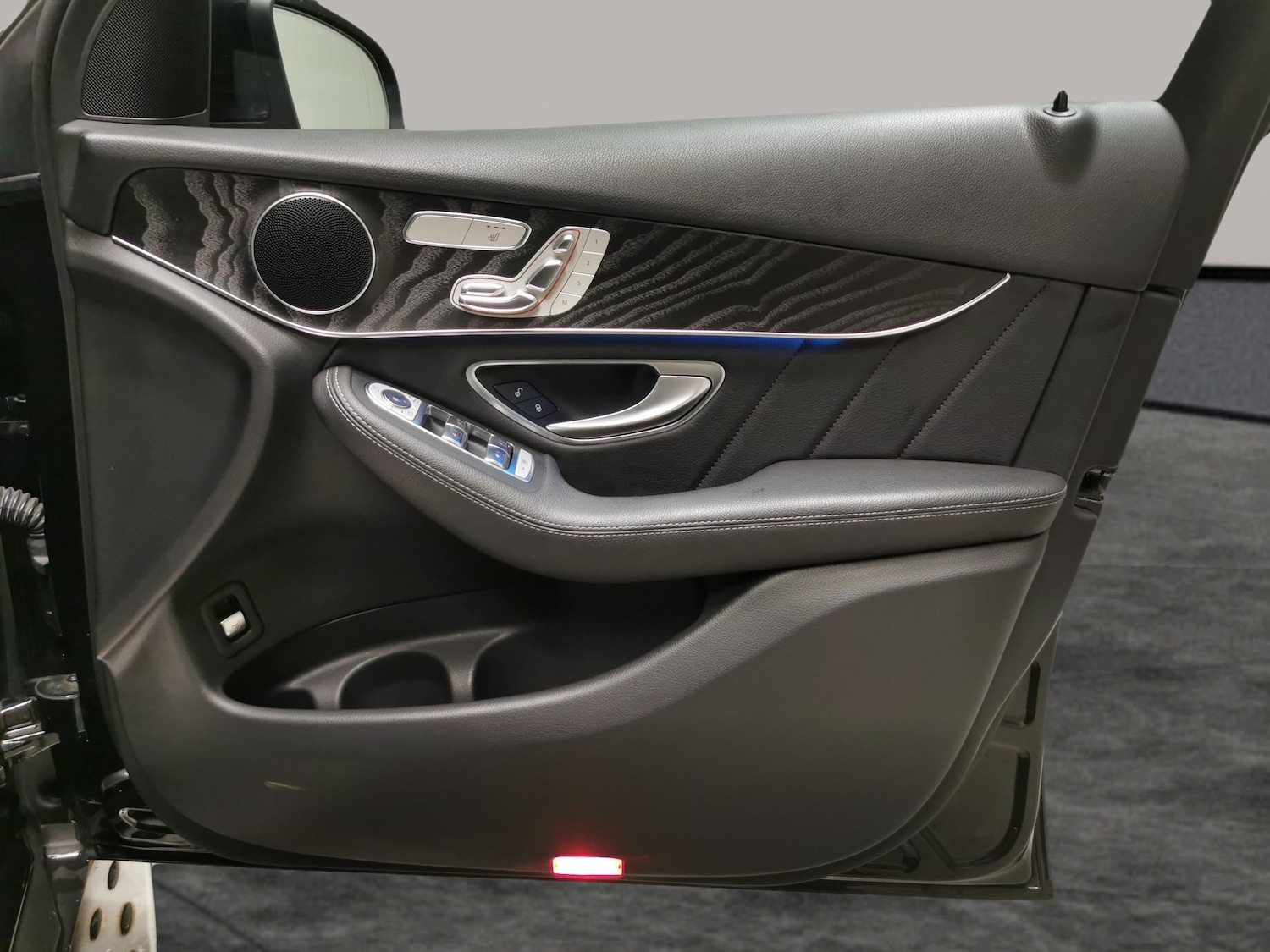 Used Mercedes-Benz GLC 2018 for sale - 76668593: Photo 28