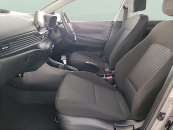 Used Hyundai i20 2023 for sale - 78805512: Photo