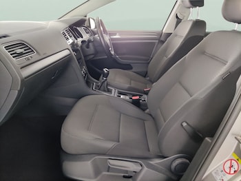Used Volkswagen Golf 2018 for sale - 78723052: Photo