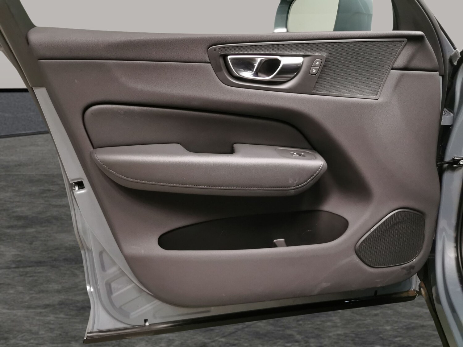 Used Volvo XC60 2023 for sale - 77360896: Photo 23