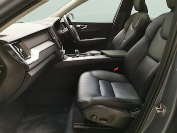 Used Volvo XC60 2023 for sale - 77360896: Photo