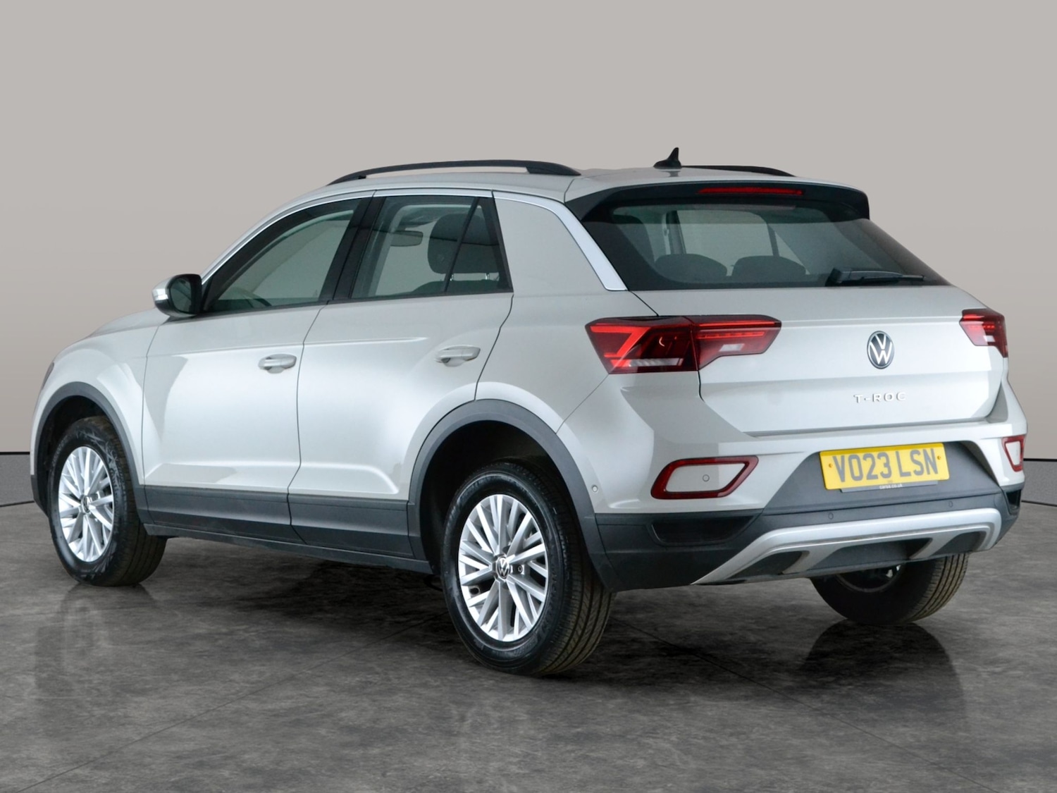 Used Volkswagen T-Roc 2023 for sale - 77756085: Photo 11
