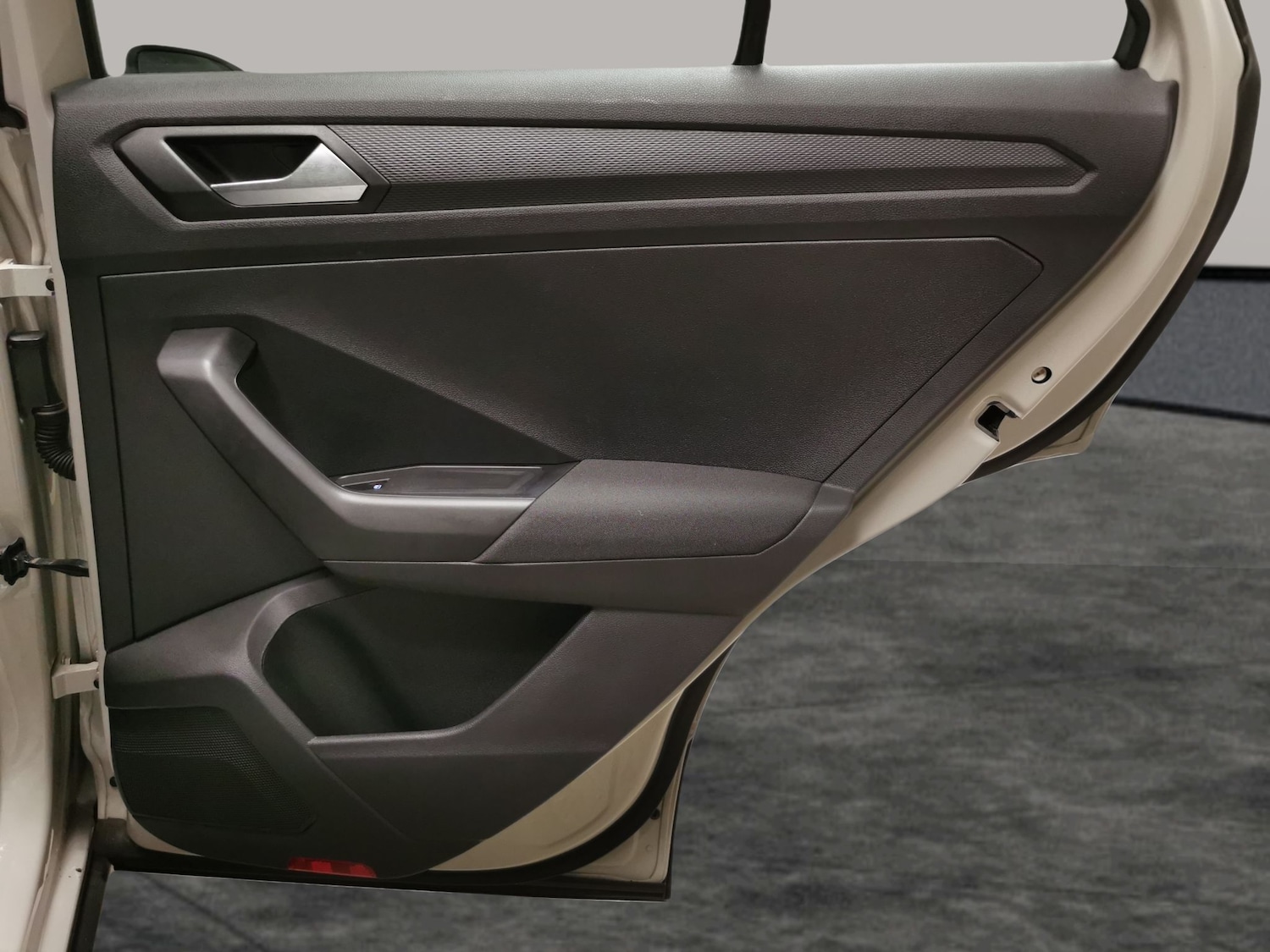 Used Volkswagen T-Roc 2023 for sale - 77756085: Photo 24